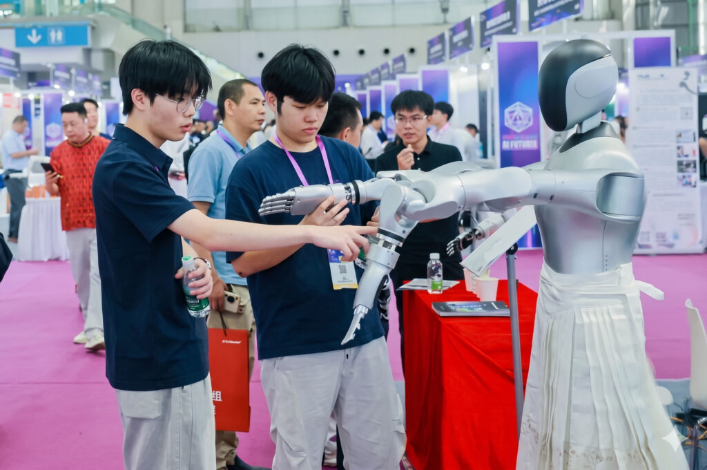 Rokae-Unveils-AR3-Humanoid-Force-Control-Arm
