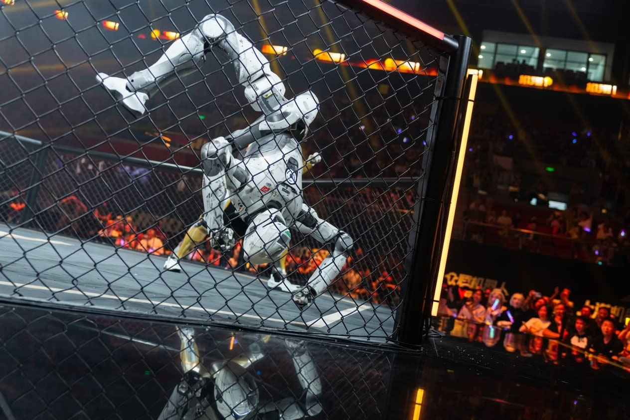 EngineAI T800 Robots Fight in Shanghai 2
